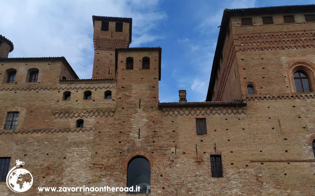Facciata del Castello di Grinzane Cavour